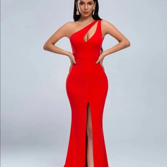 SHEIN Dresses & Skirts - 🆕Missord One shoulder split thigh cut